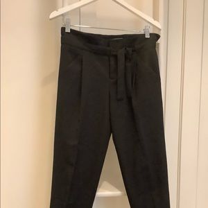 Vince black cropped crepe pants w/ tie size 2.